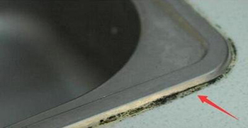 洗菜池的池邊變黑竟然是發霉！