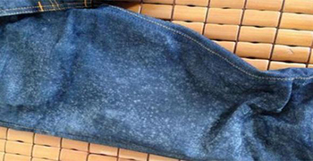 牛仔褲發(fā)霉怎么辦？牛仔褲除霉清潔方案